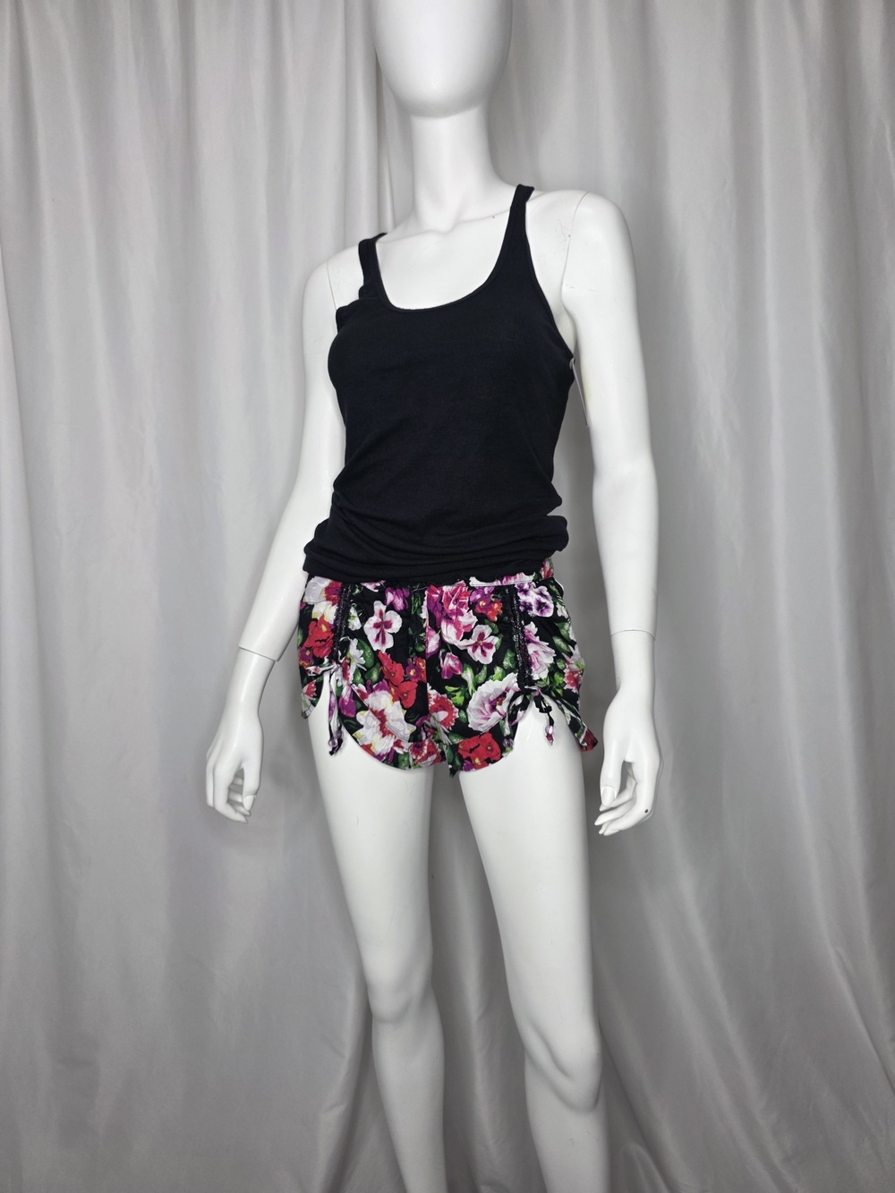 Betsy JOHNSON Floral Women’s Shorts & Tee PAJAMAS / Lounge